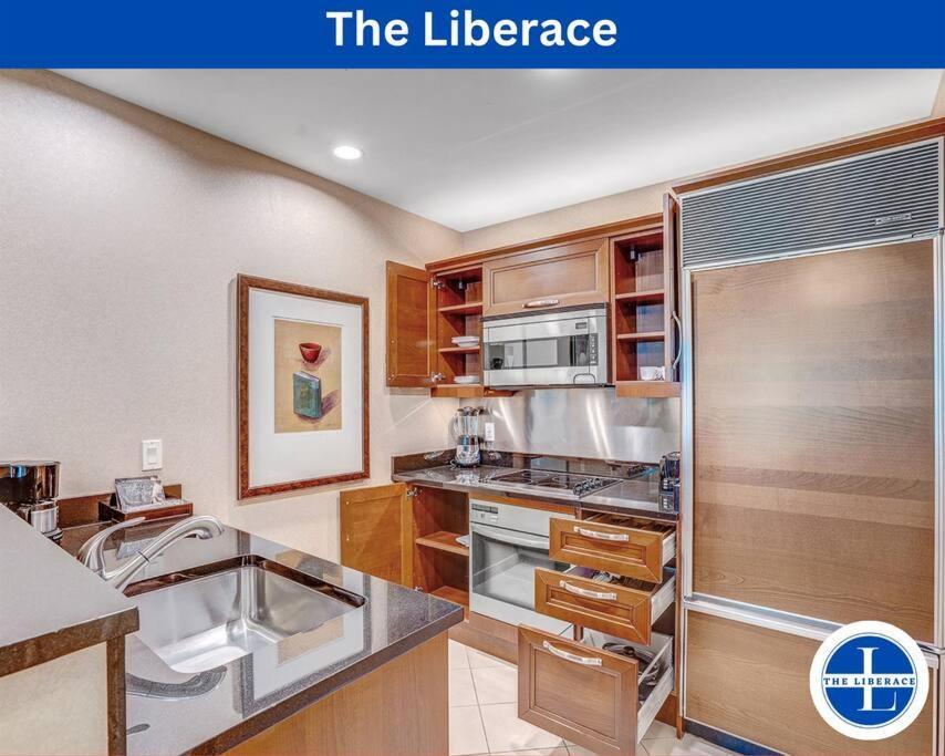 The Liberace Aparthotel Las Vegas Exterior photo